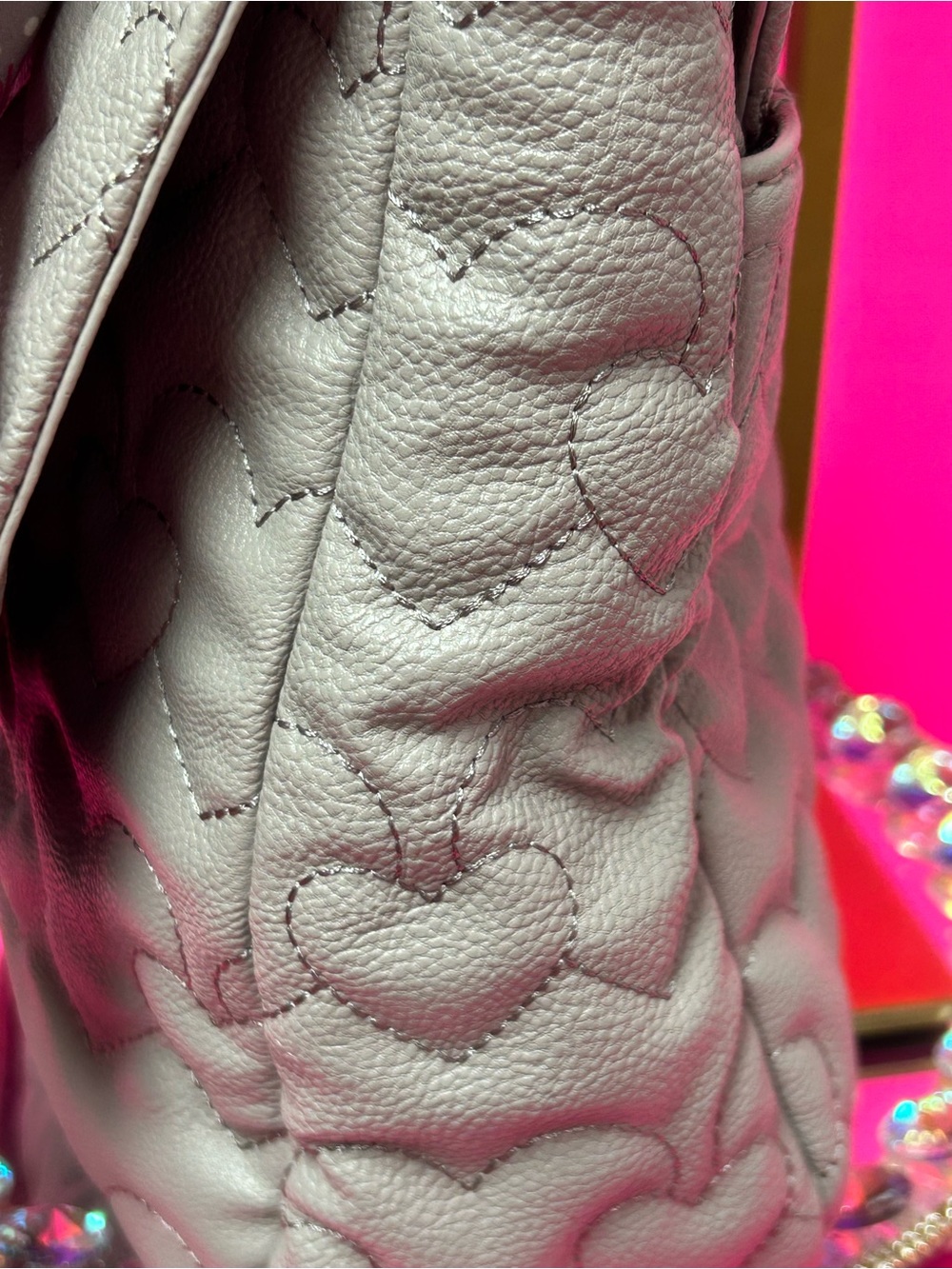Betsey Johnson Gray Quilted Heart-Pattern Shoulder Bag w/BJ Scarf 13 x 9.5 x 4 - Picture 5 of 17